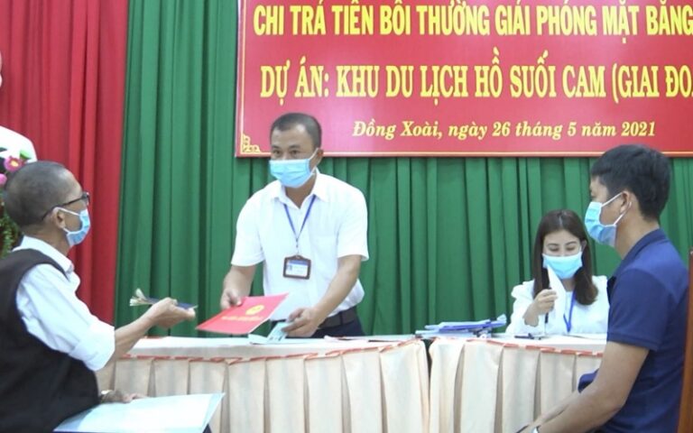 các thủ tục cuối cùng và đã nhận tiền bồi thường hơn tám tỷ đồng để bàn giao mặt bằng cho nhà đầu tư dự án Khu du lịch hồ Suối Cam.